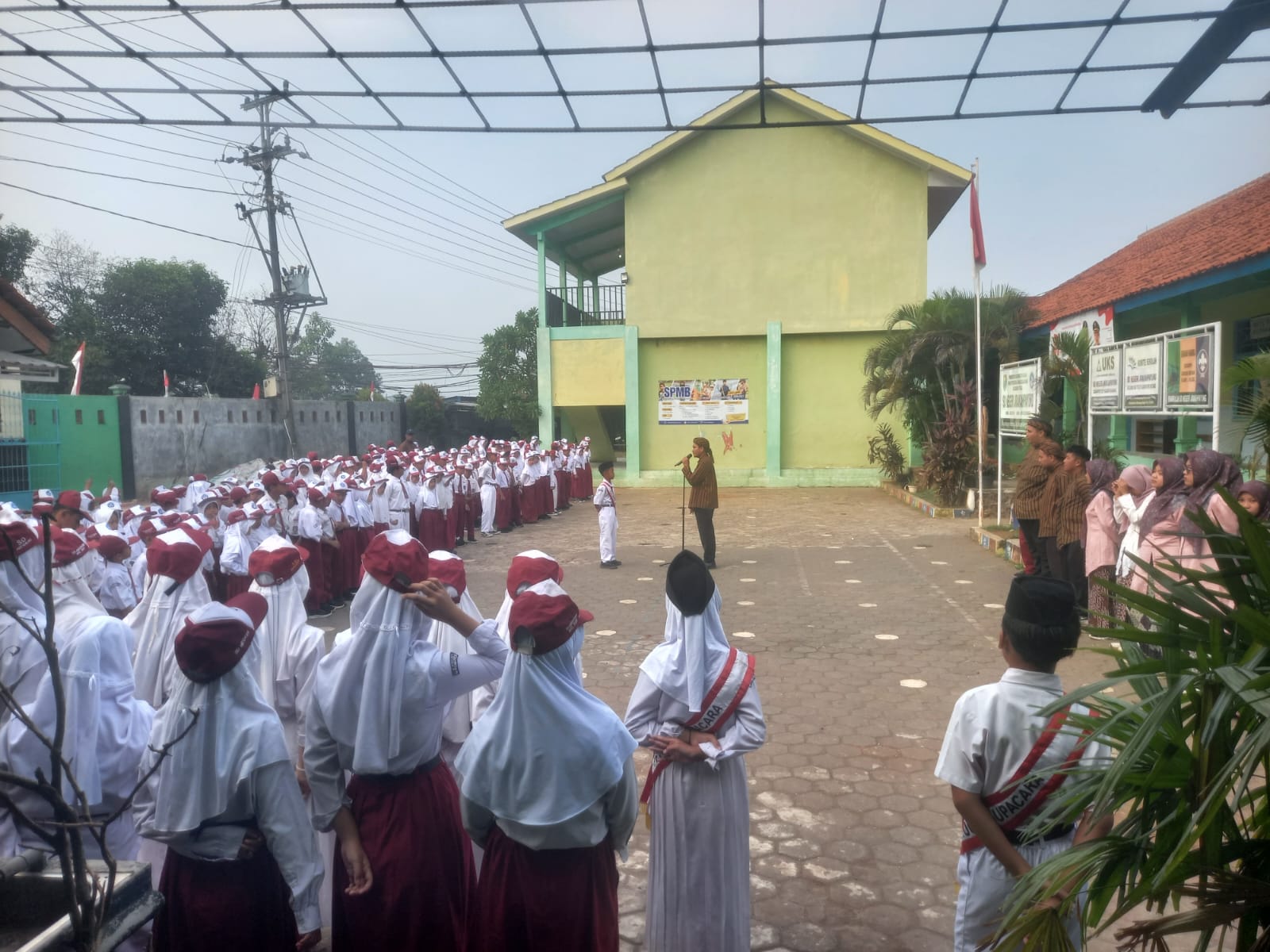 Semangat Kemerdekaan di SD Negeri Jrakahpayung: Belajar, Berakhlak, dan Menjaga Lingkungan